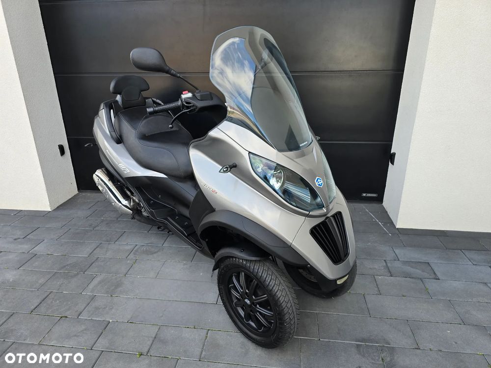 Piaggio MP-3 - 12