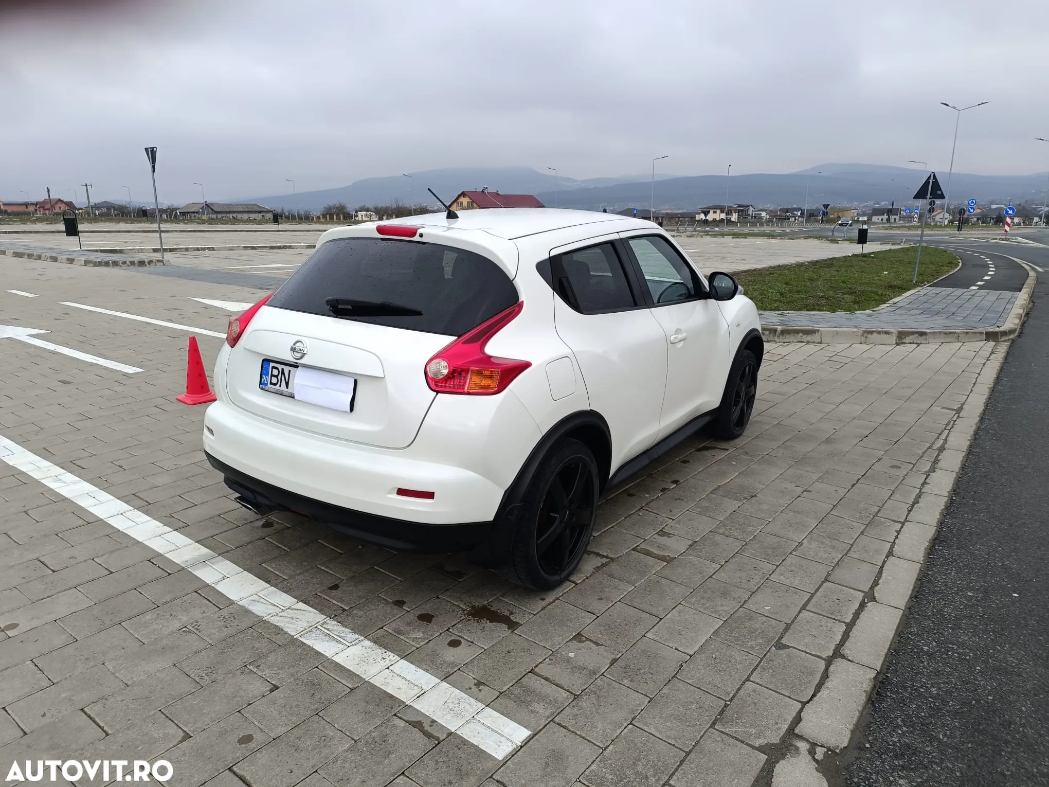 Nissan Juke 1.6L DIG-T XTRONIC-M8 4X4 N-Connecta - 5