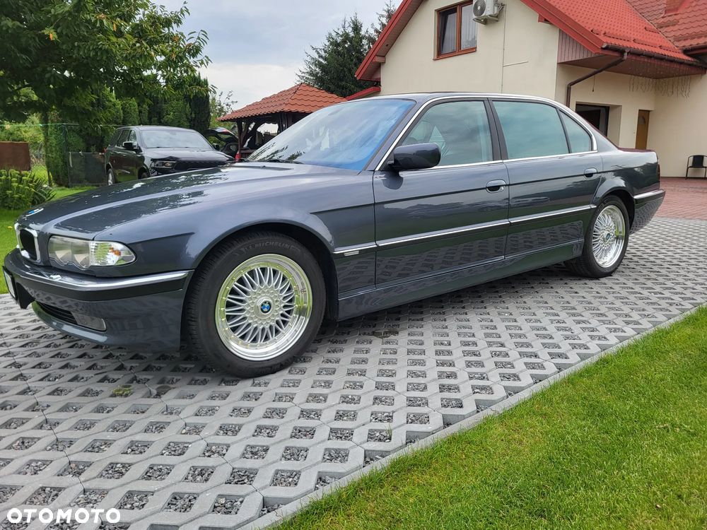 BMW Seria 7 740iL - 10