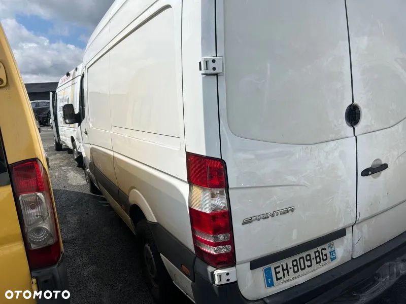 Mercedes-Benz Sprinter - 4