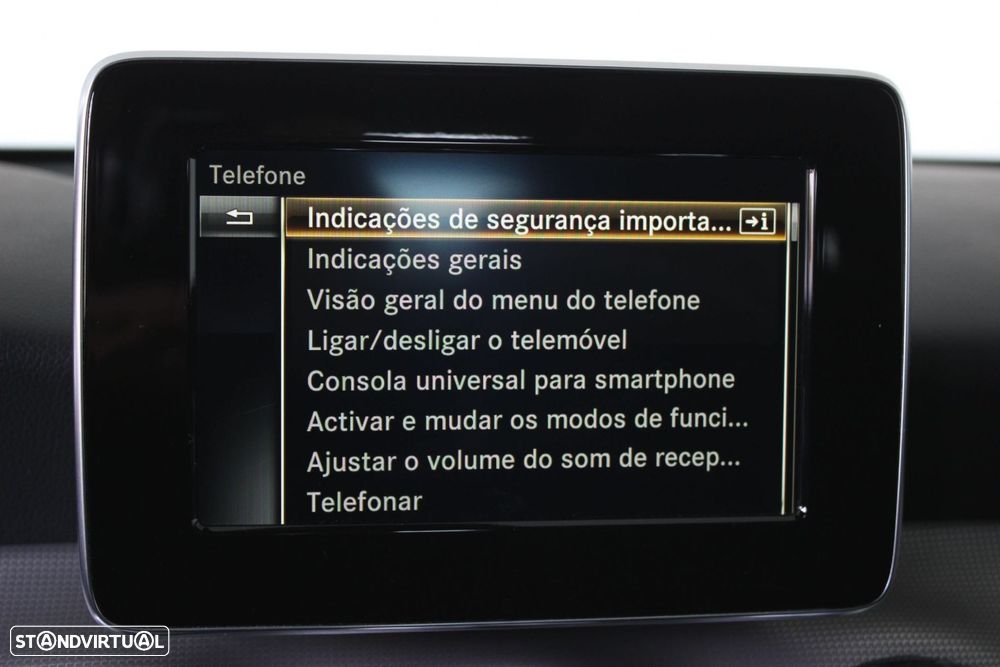 Mercedes-Benz GLA 180 d Urban - 36