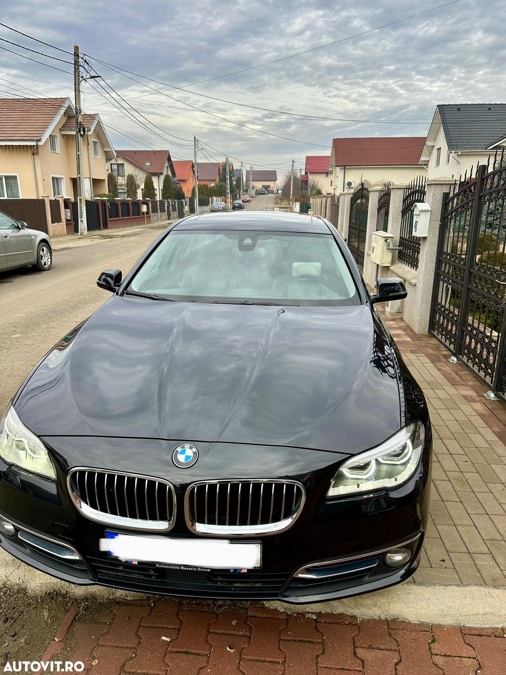 BMW Seria 5 520d Touring Aut. Luxury Line - 4