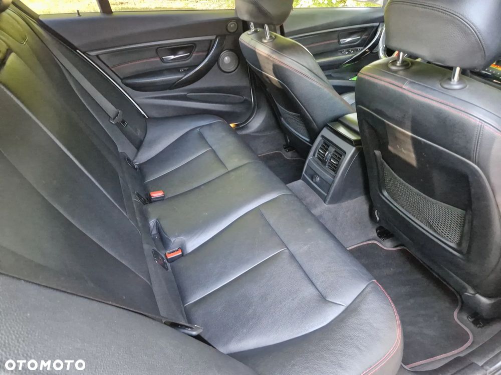 BMW Seria 3 335i Edition Sport - 20