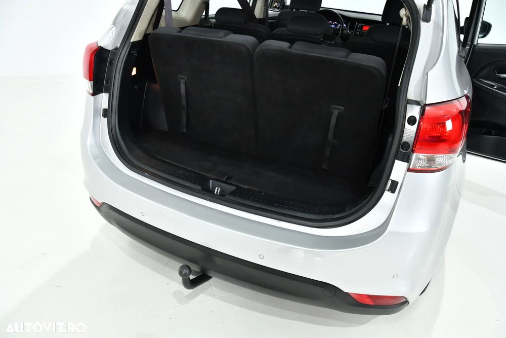 Kia Carens 1.7 CRDi 115 Dream-Team Edition - 16