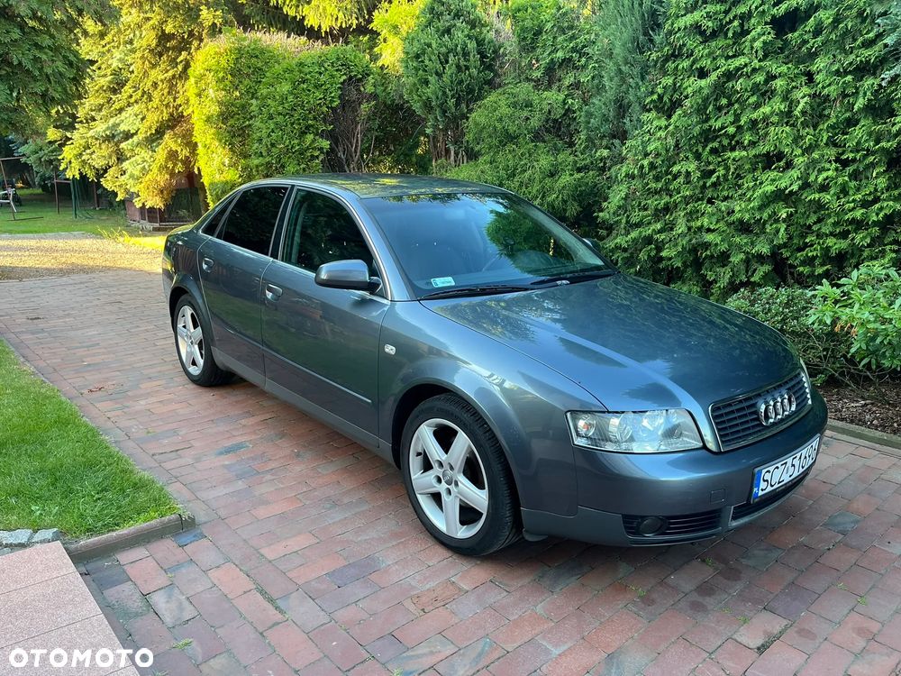 Audi A4 Limousine - 1