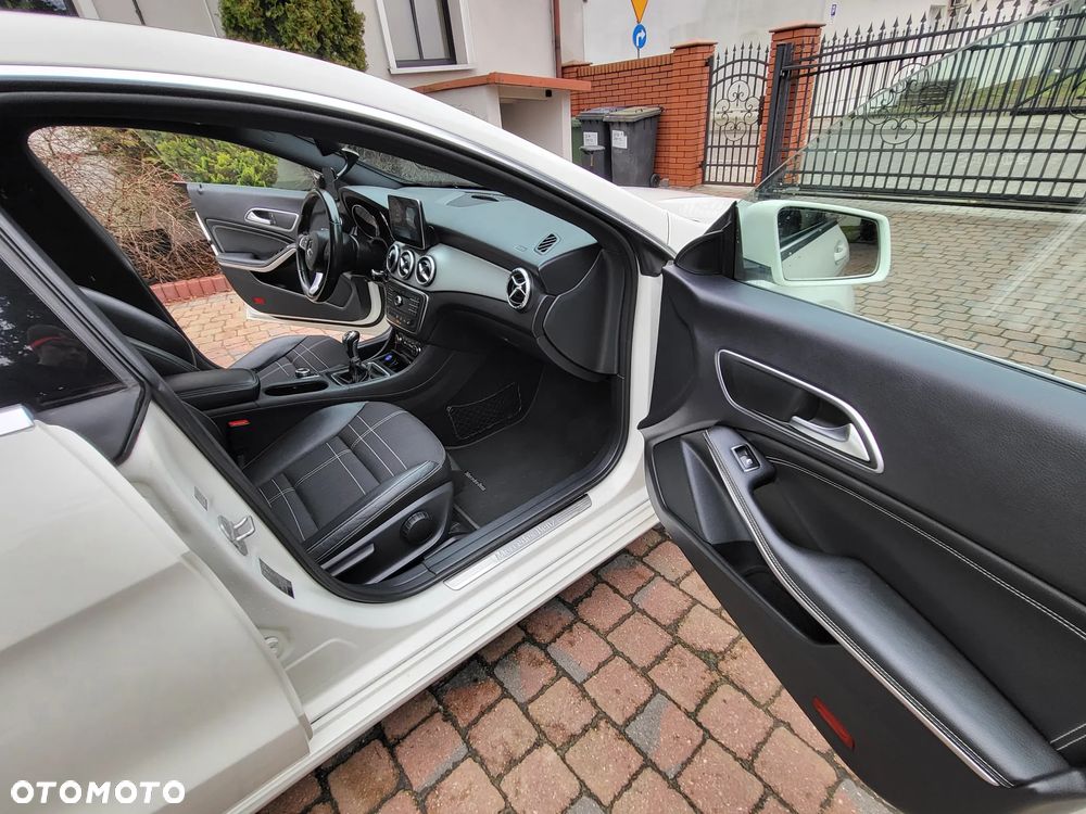 Mercedes-Benz CLA 200 - 20