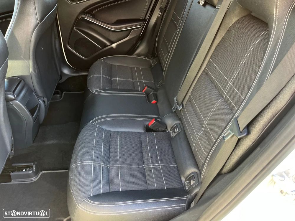Mercedes-Benz GLA 200 d Aut. - 25
