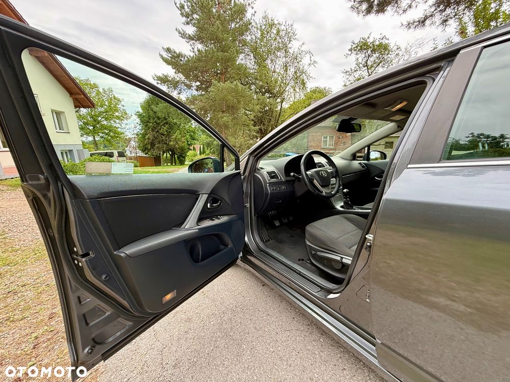 Toyota Avensis 2.2 D-4D Premium - 13