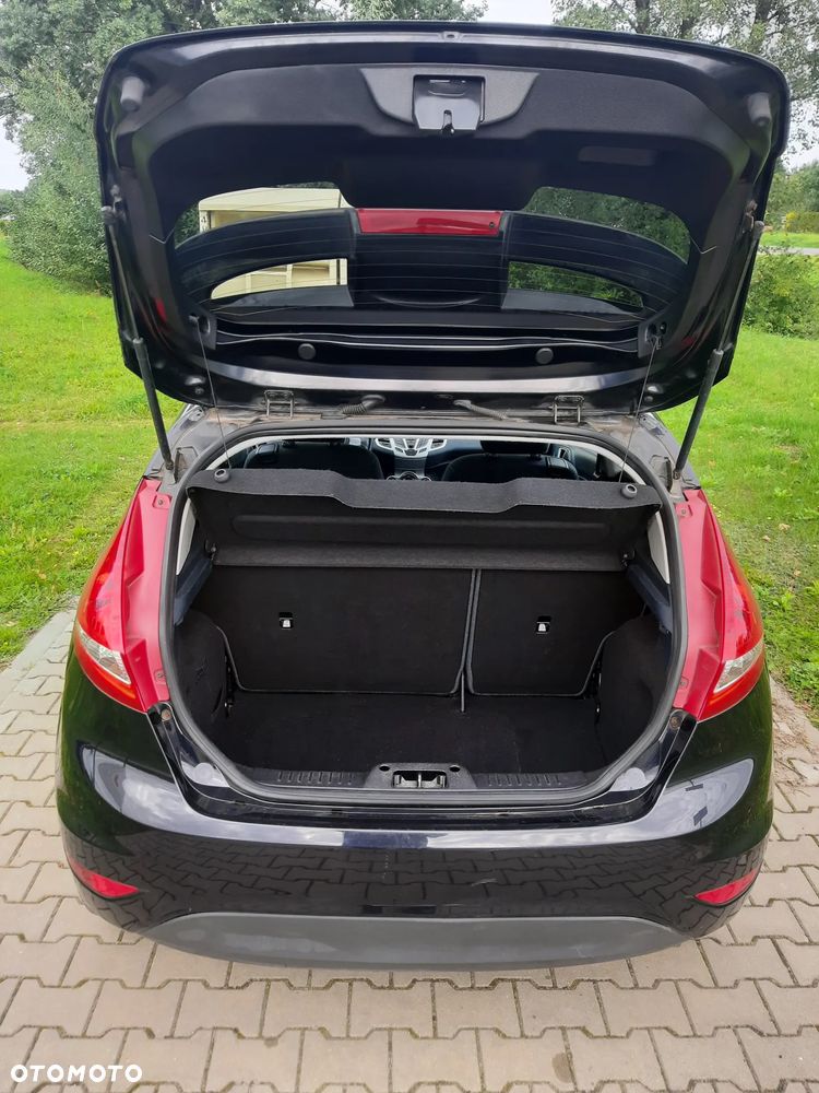 Ford Fiesta 1.4 Ghia - 9