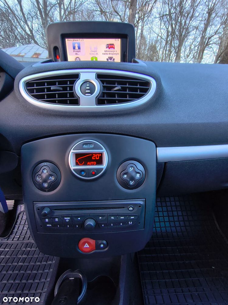 Renault Clio 1.2 16V Dwudziestka - 9