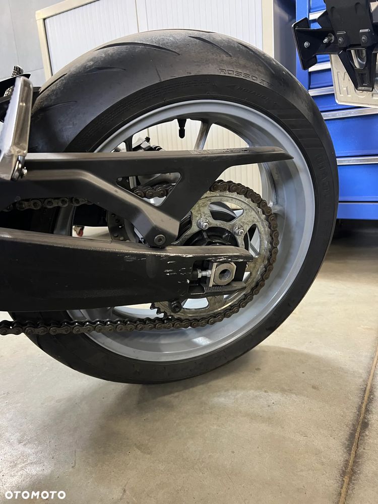 Suzuki GSX-R - 6