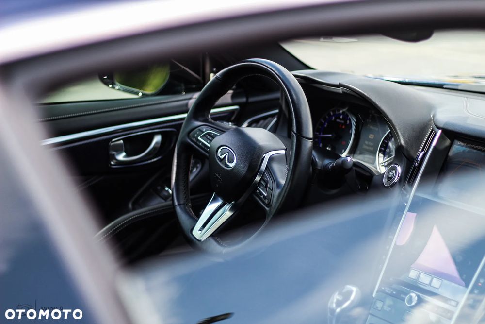 Infiniti Q60 2.0t Premium - 18