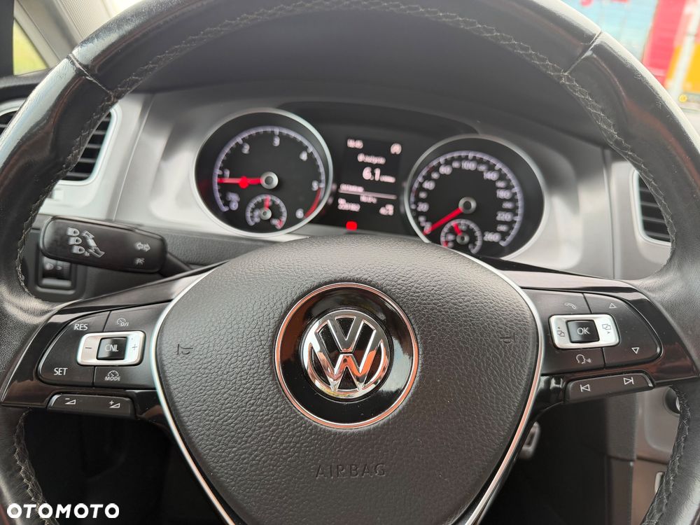 Volkswagen Golf 1.6 TDI BlueMotion Technology Comfortline - 11