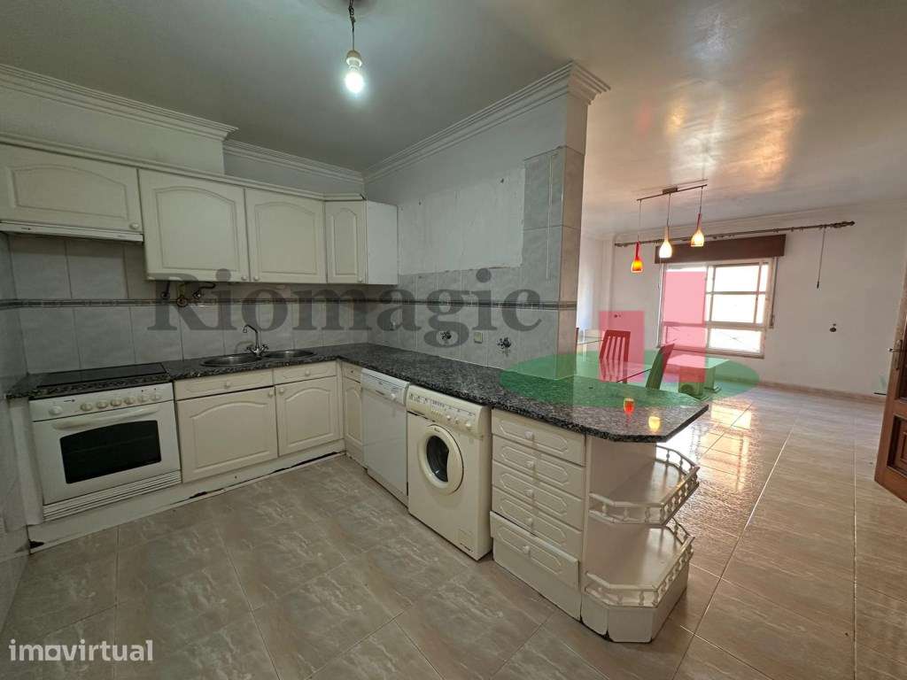 Apartamento T2 - Tapada das Mercês - Grande imagem: 4/19