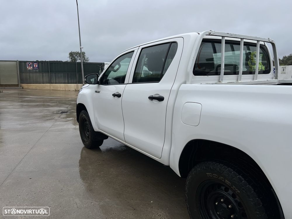Toyota Hilux - 5