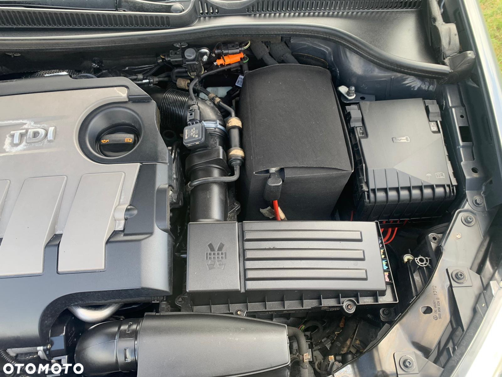 Volkswagen Golf 1.6 TDI DPF BlueMotion Technology Comfortline - 14