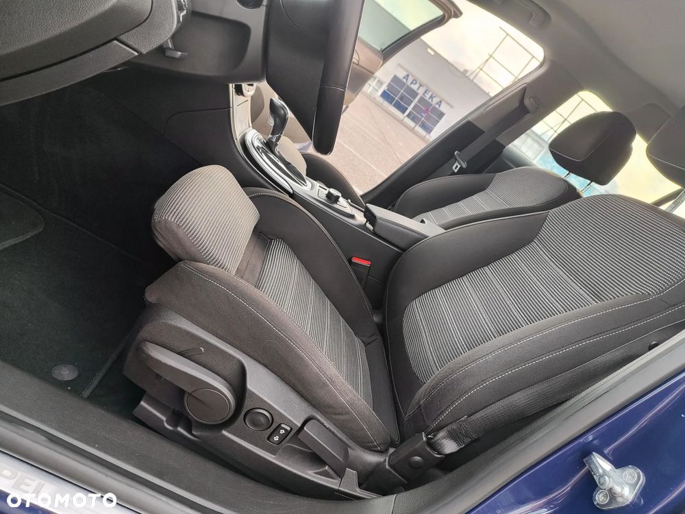 Opel Insignia - 17
