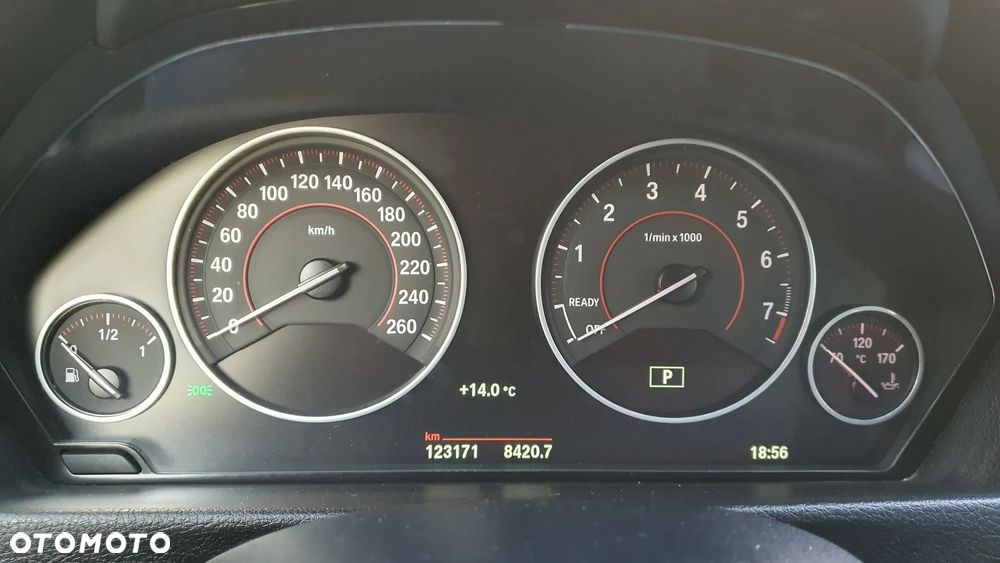 BMW 3GT 320i Sport Line - 16