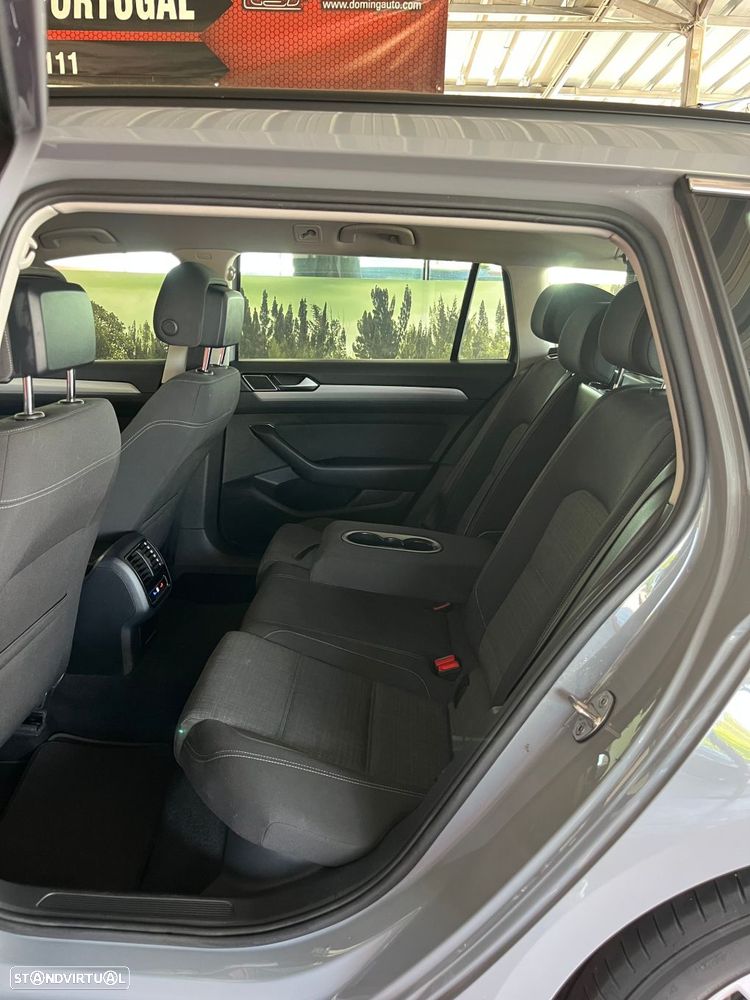 VW Passat Variant 2.0 TDI Elegance DSG - 25