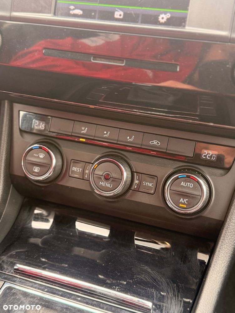 Skoda Superb 2.0 TDI Ambition DSG - 17