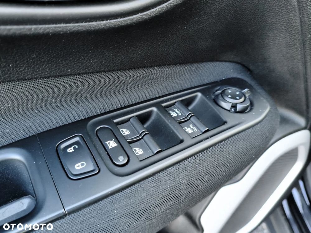 Jeep Renegade 1.4 MultiAir Longitude - 16