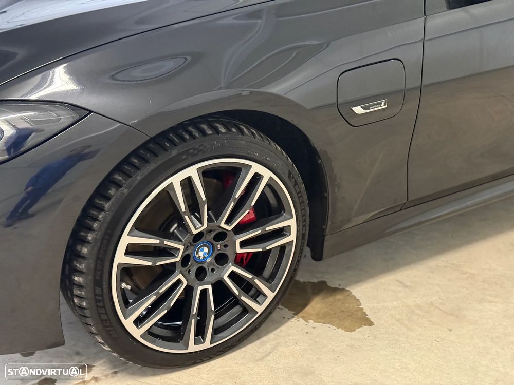BMW 330 e Aut. M Sport - 12