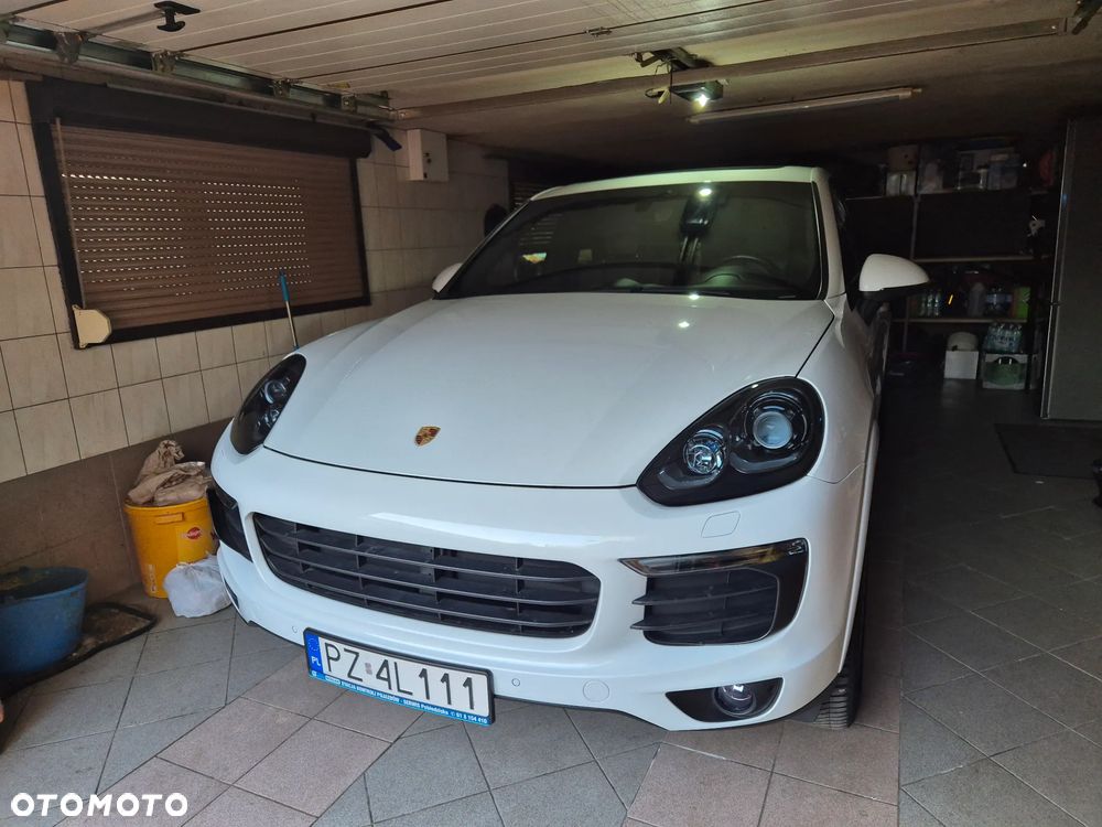 Porsche Cayenne Platinum Edition - 2
