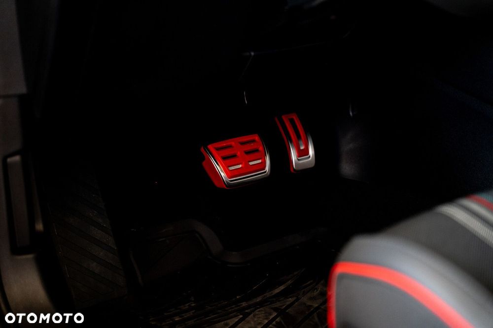 Volkswagen Golf 2.0 TSI GTI Edition 50 DSG - 25