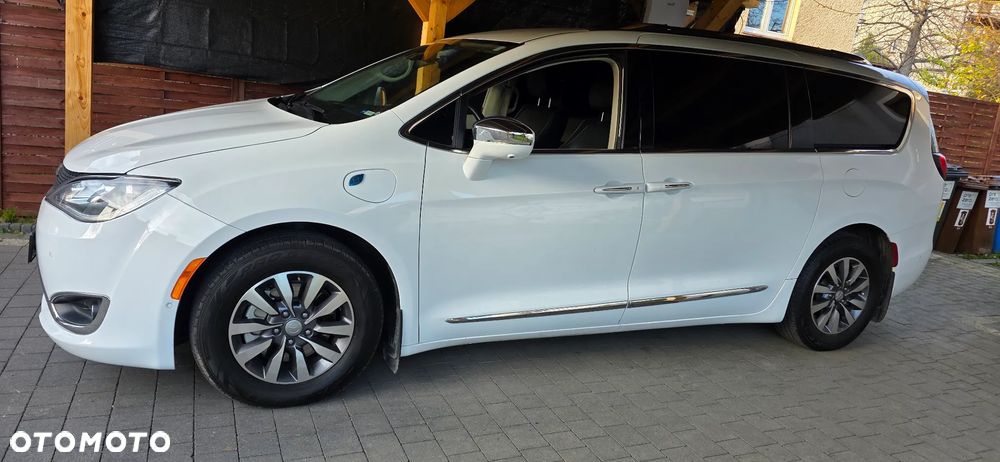 Chrysler Pacifica - 5