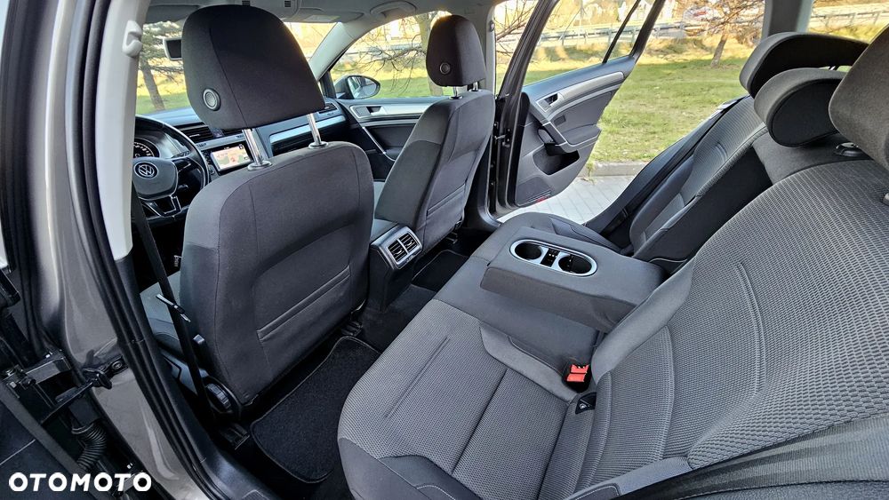 Volkswagen Golf 1.6 TDI BlueMotion Comfortline - 33