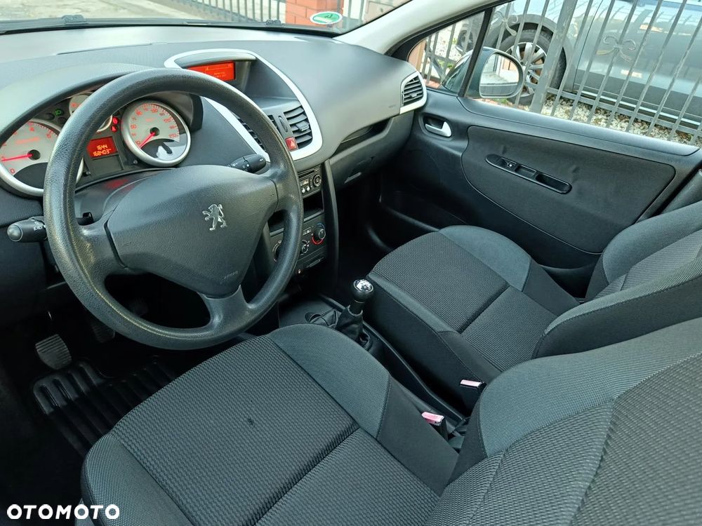 Peugeot 207 - 22