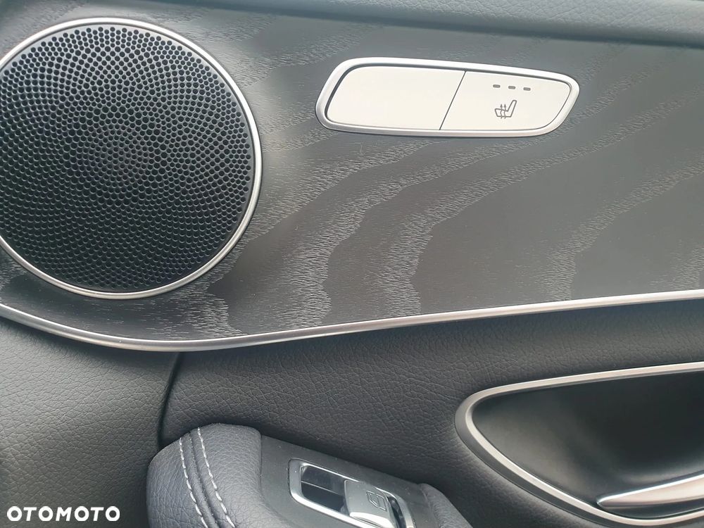 Mercedes-Benz Klasa C 200 4-Matic 9G-TRONIC - 16