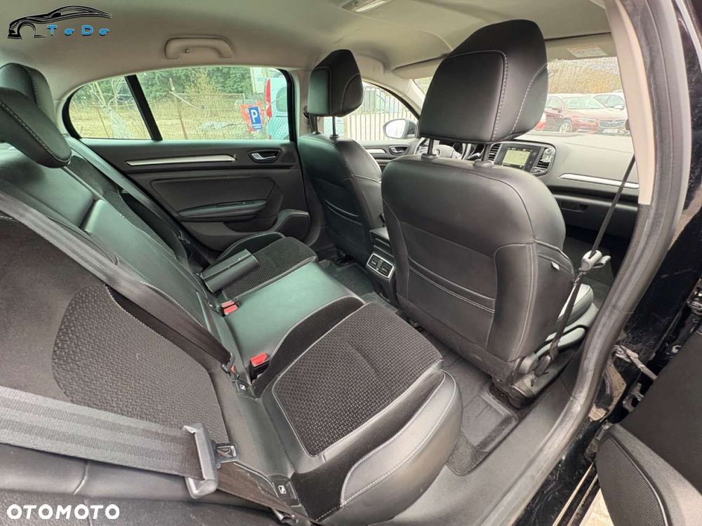 Renault Megane ENERGY TCe 130 Start & Stop Paris Business - 36