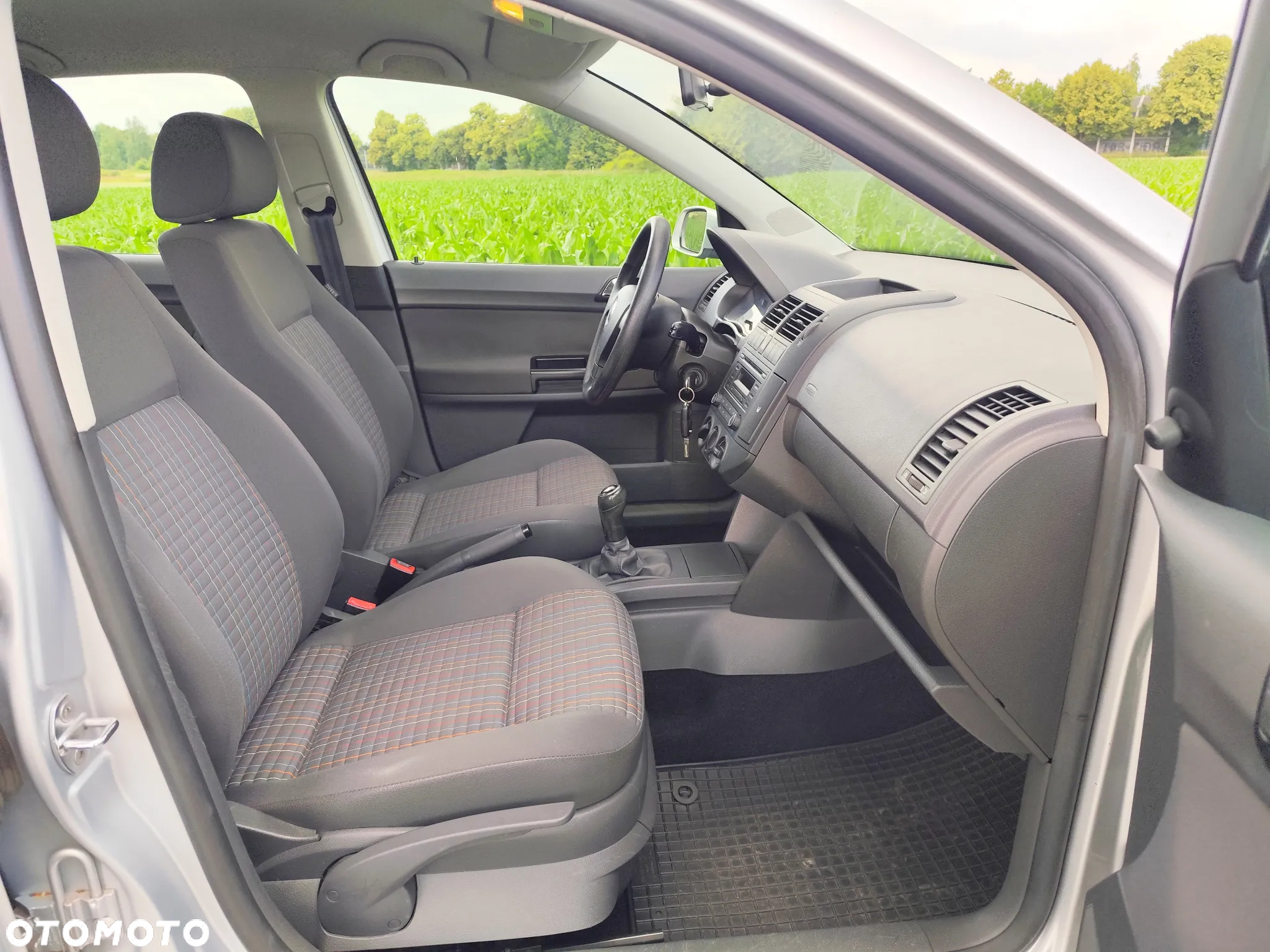 Volkswagen Polo 1.4 TDI Comfortline - 6