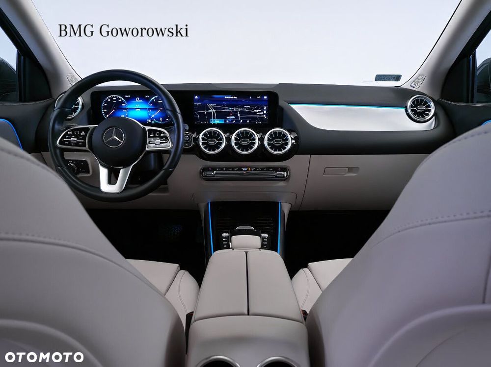 Mercedes-Benz GLA - 11
