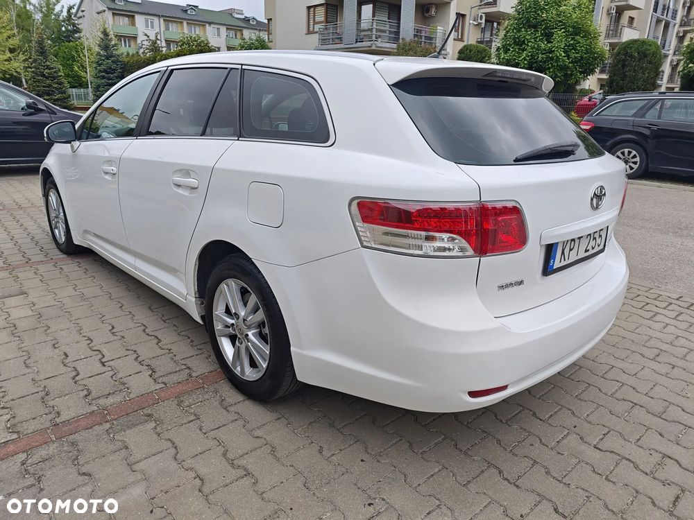 Toyota Avensis 2.0 Sol EU5 - 7