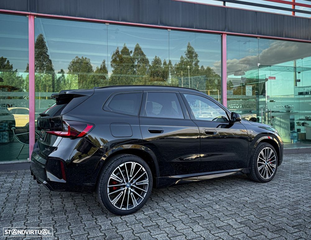 BMW iX1 eDrive20 M Sport Pack - 3