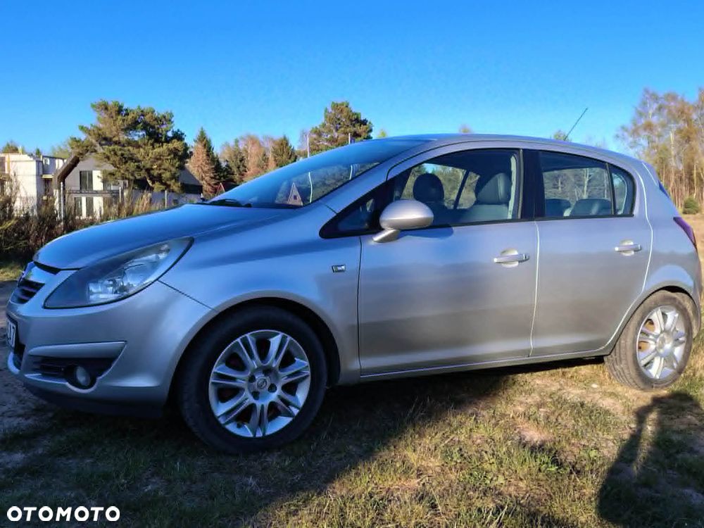 Opel Corsa 1.2 16V Cosmo - 3
