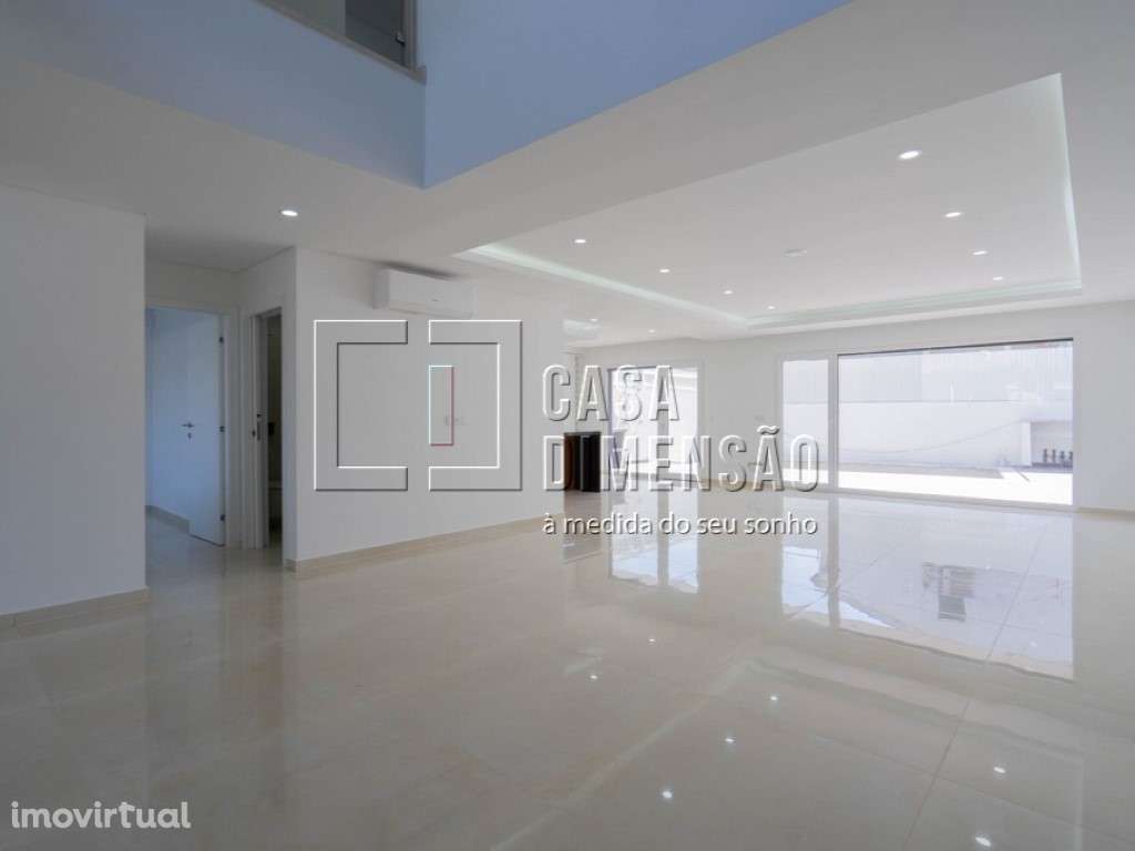 Moradia de Arquitectura Moderna de tipologia T4 na zona da Marisol/... - Grande imagem: 4/60