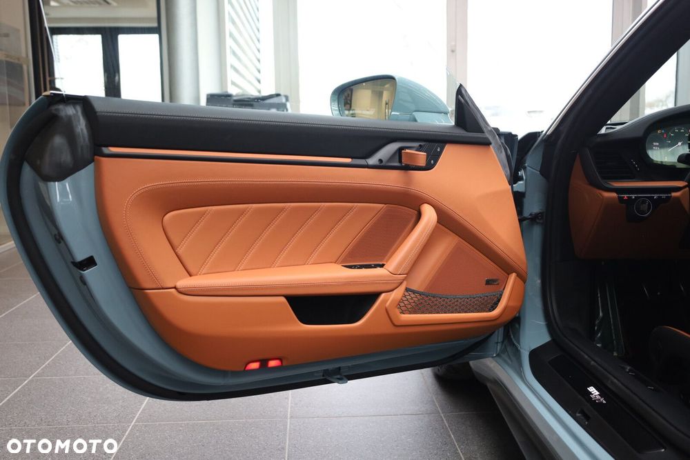 Porsche 911 S/T - 10