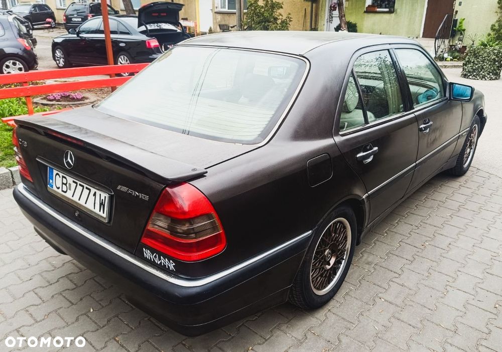 Mercedes-Benz Klasa C 180 Elegance - 4