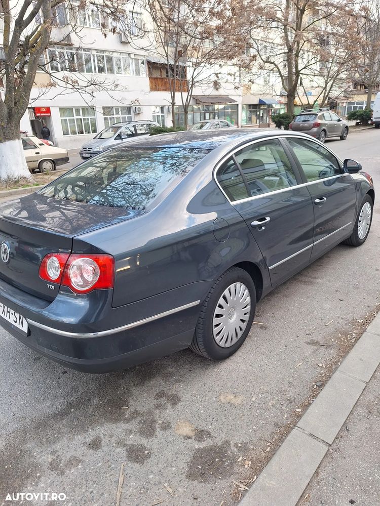 Volkswagen Passat 1.9 TDI DPF Highline - 10