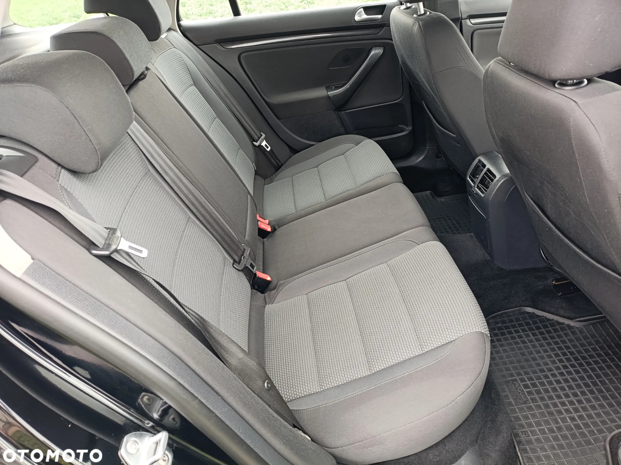 Volkswagen Golf VI 1.6 TDI Comfortline - 8