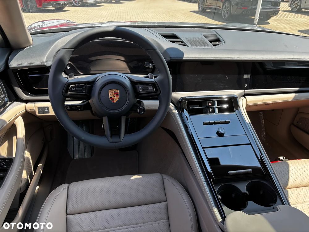 Porsche Panamera 4 - 33