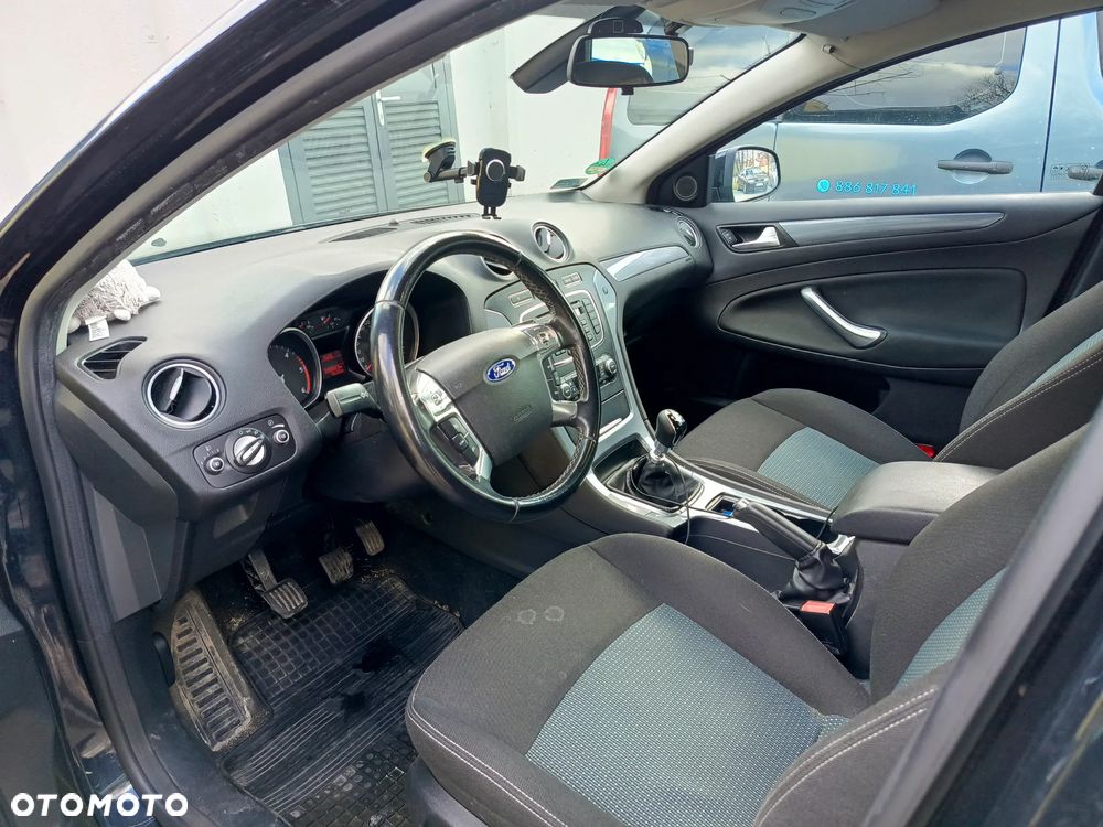 Ford Mondeo 2.0 TDCi Ghia - 10