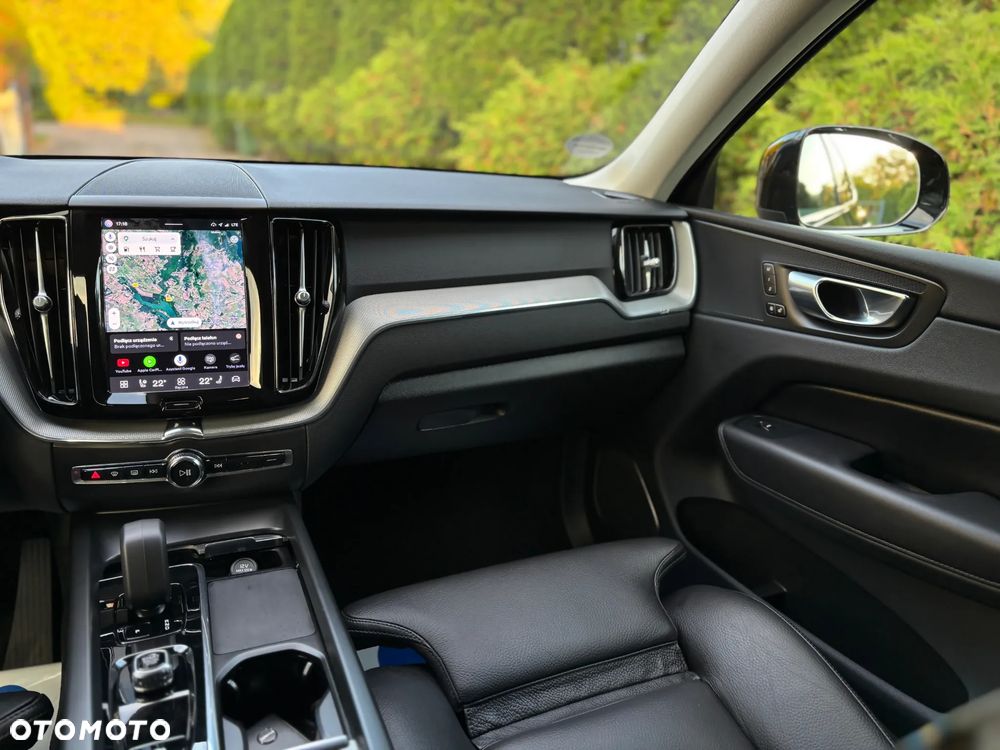 Volvo XC 60 B4 D AWD Plus Dark - 21