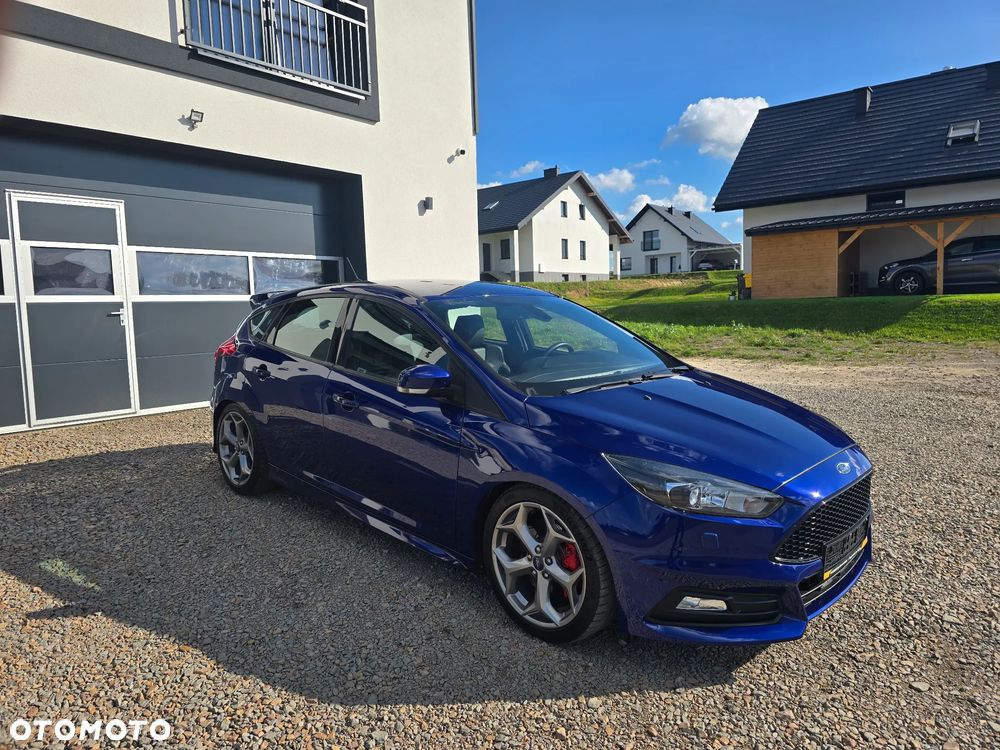 Ford Focus 2.0 EcoBoost ST mit Leder-Exclusiv-Paket - 25