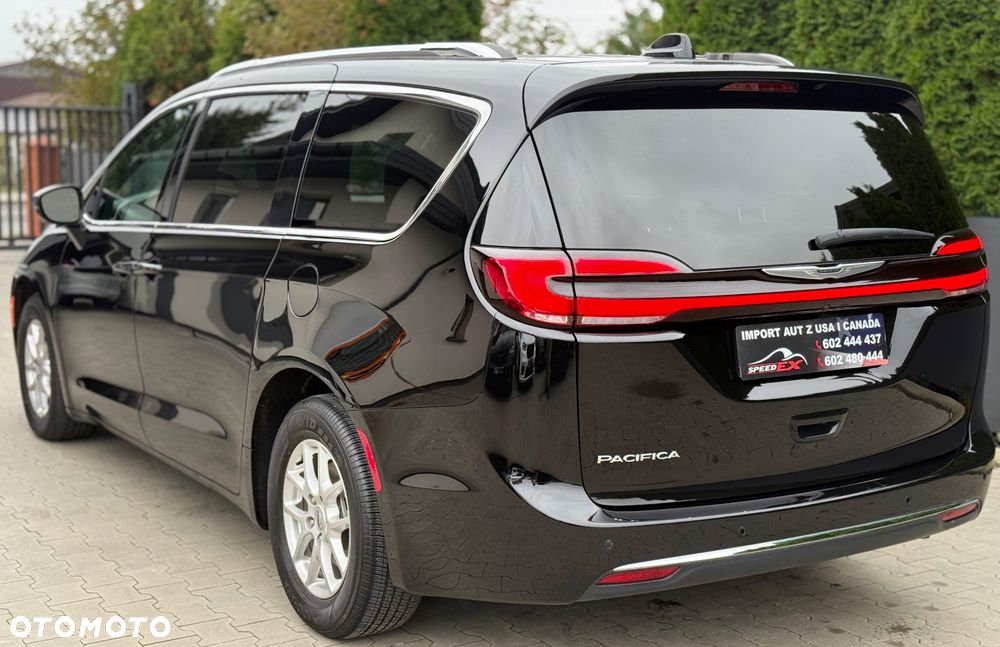 Chrysler Pacifica - 8