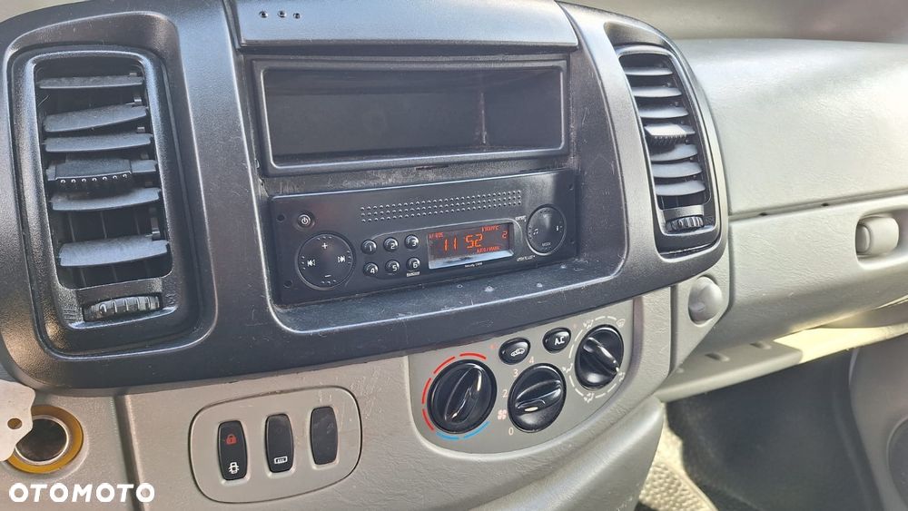 Renault Trafic - 13