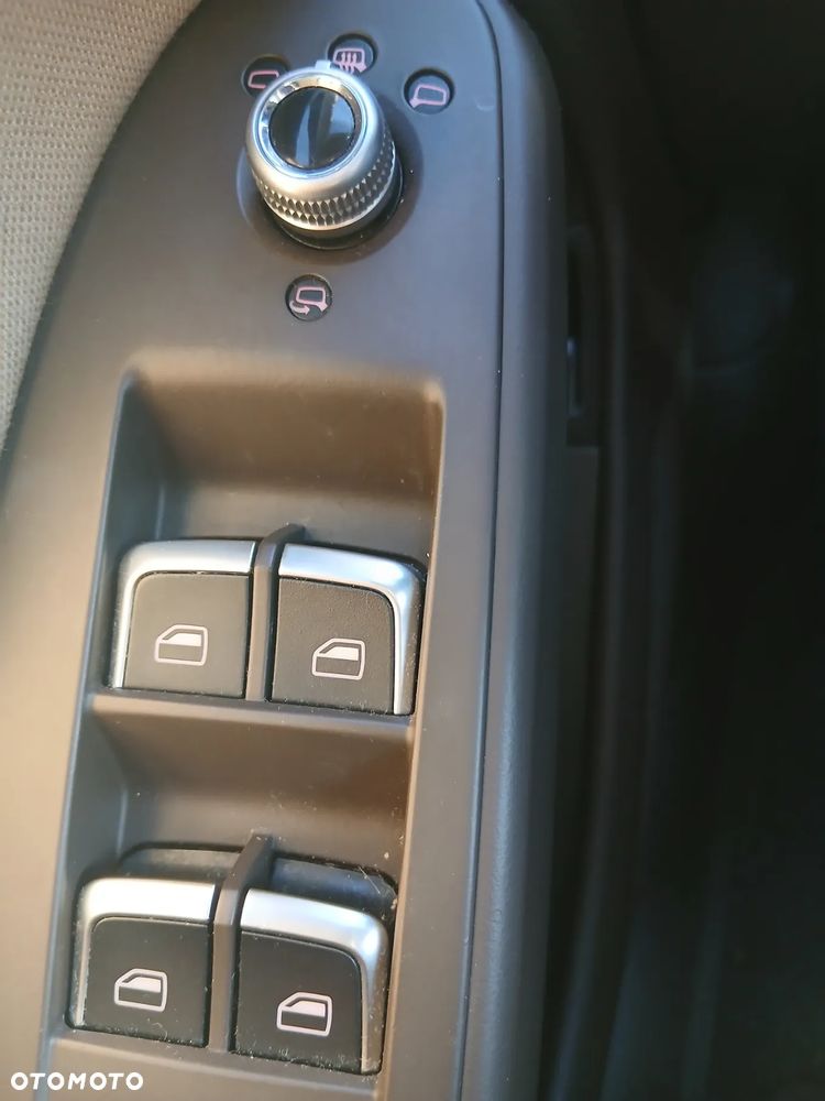 Audi A4 Limousine - 11